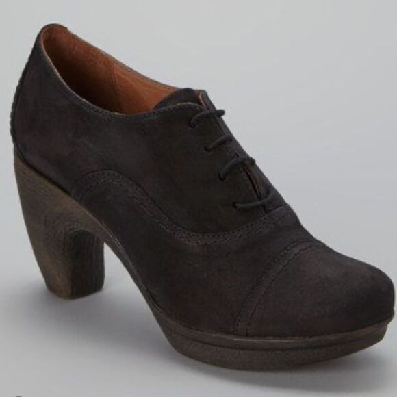ERIC MICHAEL Black Suede Lace Up Heels-36/6 - Picture 1 of 8